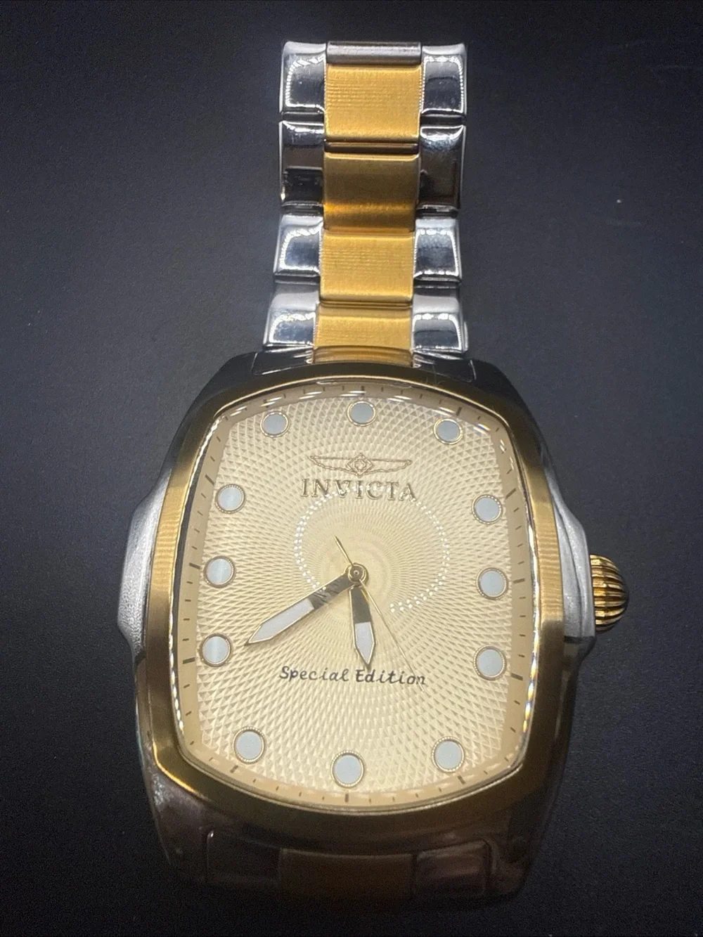 The Invicta Lupah Model 15853 watch NEW BATTERY !!